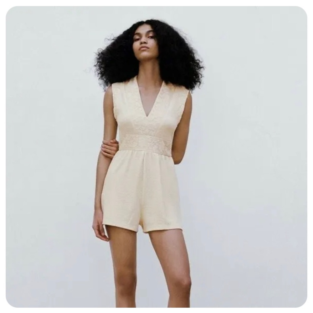 ZARA Textured Ivory Cream Lace Detail Romper Playsuit